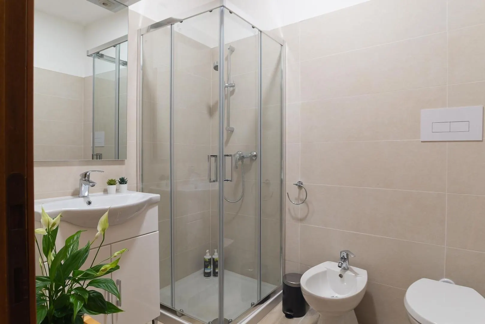 Lombardi House Apartment Treviso 0*,  Italy